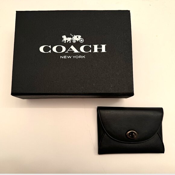 Coach black leather card case brand new never used size 4 x 2 1/2 - Picture 1 of 9